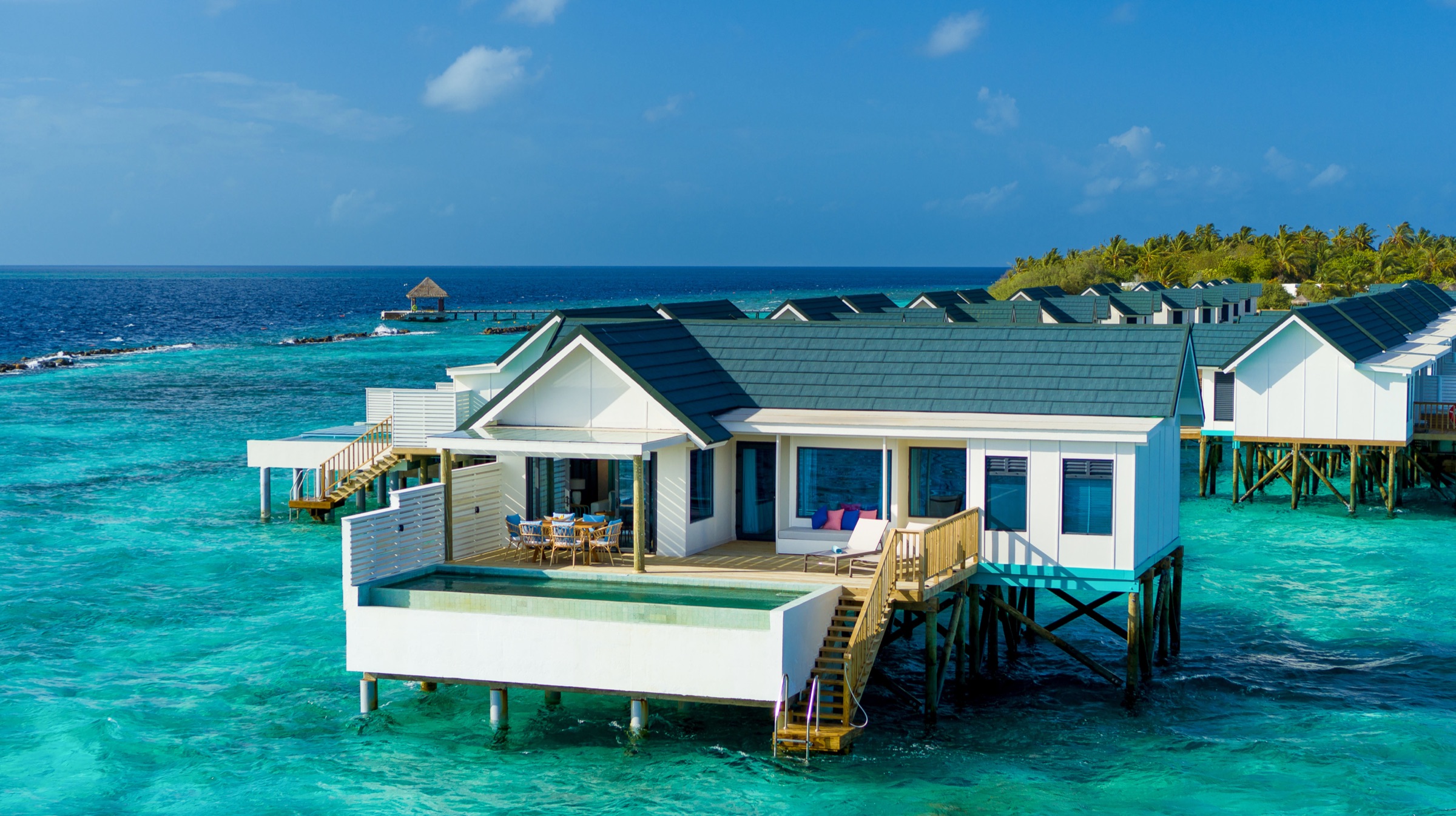 Water Suite with Pool